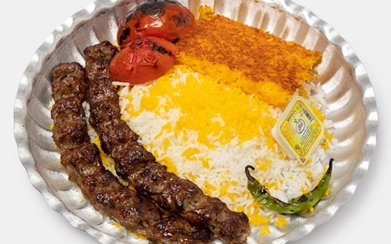 چلو کباب کوبیده دو سیخ
