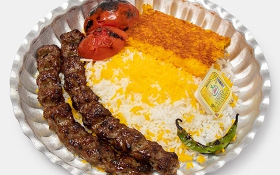 چلو کباب کوبیده دو سیخ