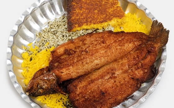 سبزی پلو با ماهی قزل آلا
